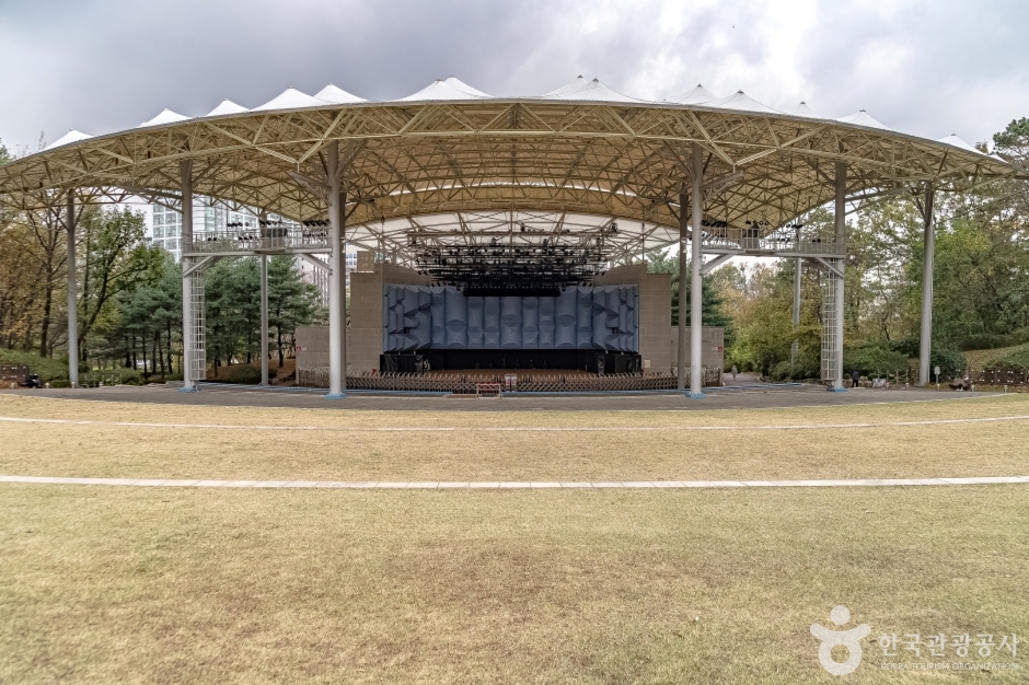 Seongnam Open-Air Performance Hall