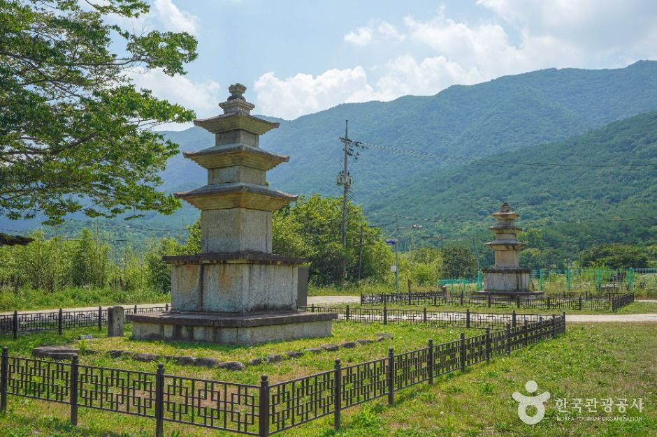 山清断俗寺址東三層石塔