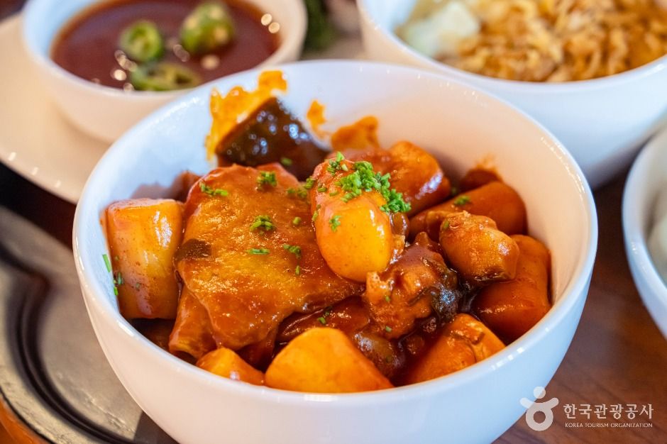 Tteokbokki reinterpreted with Andong Braised Chicken (Andongjjimdak)