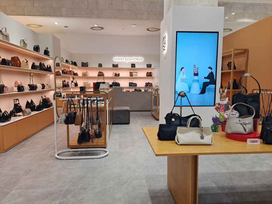 [事後免税店]Louis Quatorze（ルイキャトルズ）バッグ・ロッテ百貨店ミア（弥阿）店(루이까또즈 핸드백 롯데백화점 미아점)