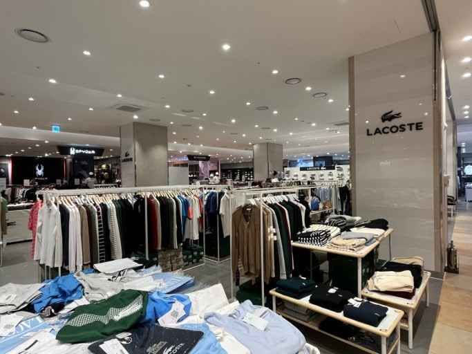 [事後免税店] LACOSTE（ラコステ）・ロッテアウトレットクァンジュスワン（光州水莞）店(라코스테 롯데아울렛 광주수완점)