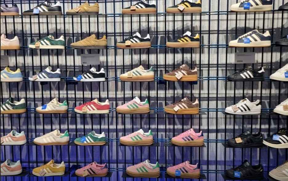 [事後免税店] adidas（アディダス）・スターフィールドアンソン（安城）店(아디다스 스타필드 안성점)