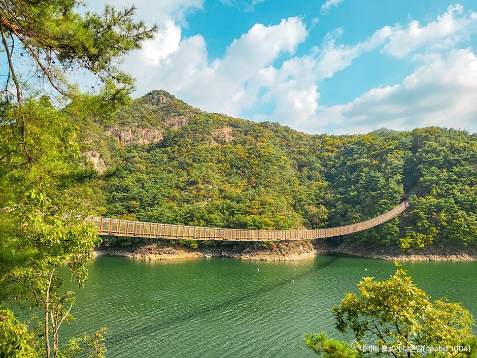 堤川 玉荀峰吊橋（제천 옥순봉 출렁다리） : 韓国観光公社公式