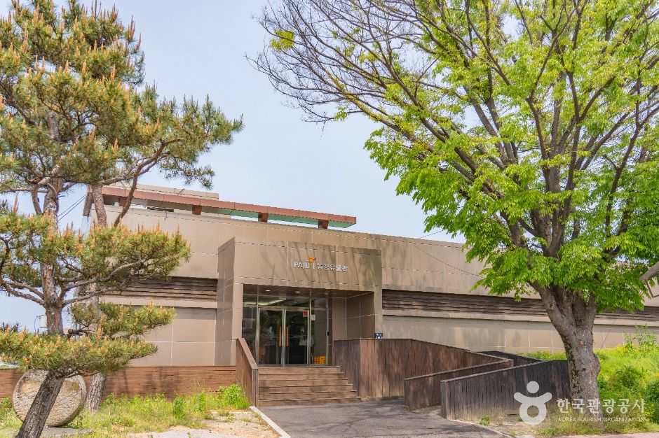 農耕遺物展示館