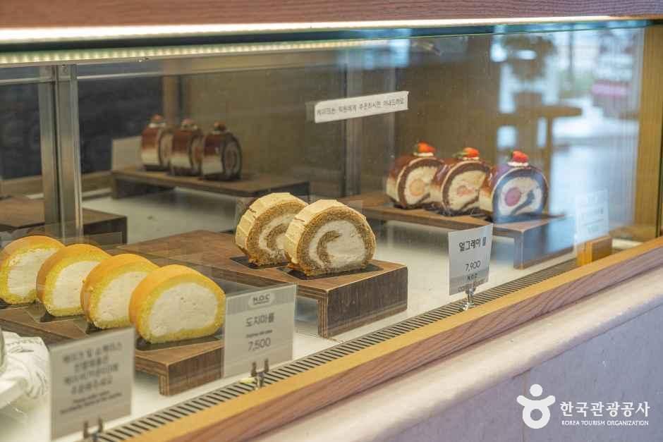 낫온리커피어반델리(NOT ONLY COFFEE URBAN DELI)
