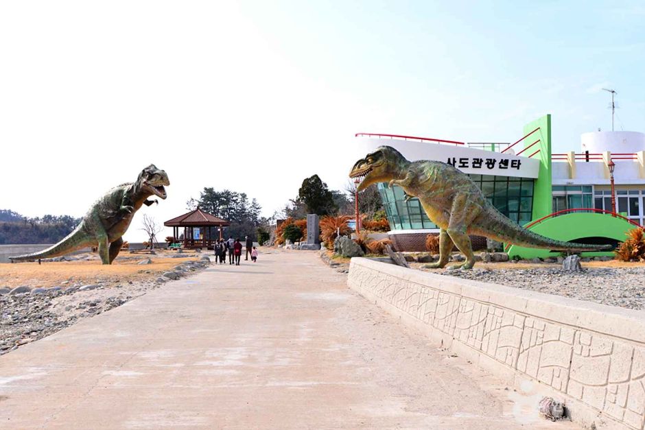 丽水郎岛里恐龙足迹化石产地