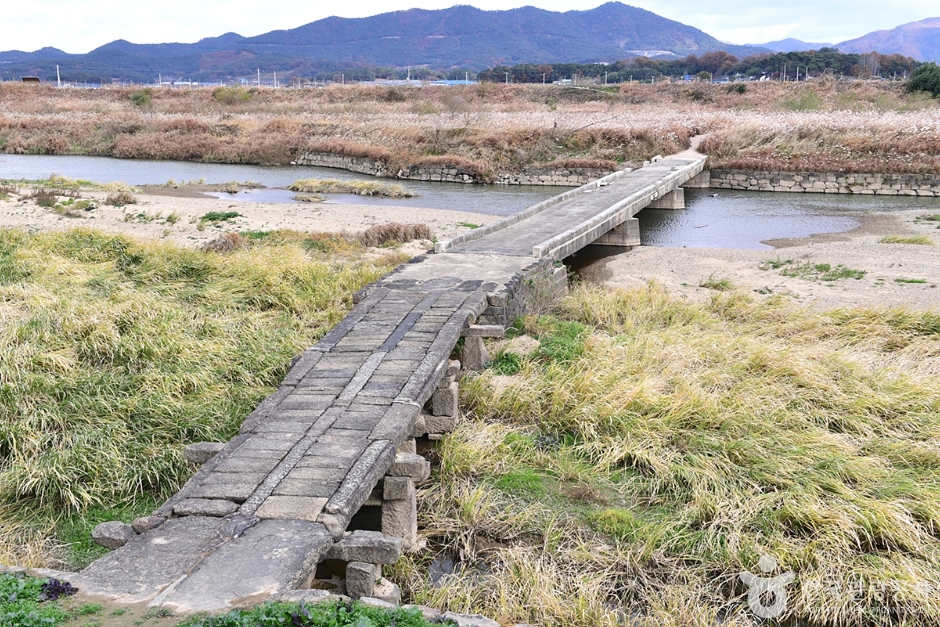 Stone Bridge of Gomakcheon, Hampyeong