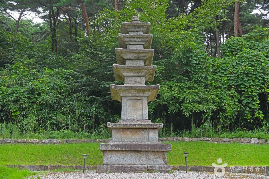 南福里五層石塔
