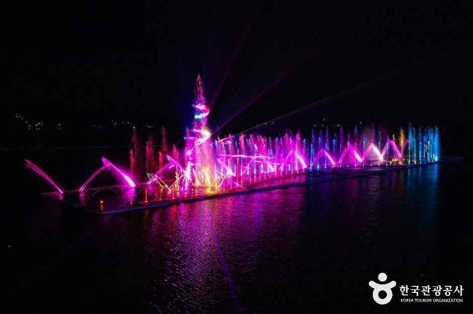 충남_예산_예당호 출렁다리(음악분수)_외부_9.jpg