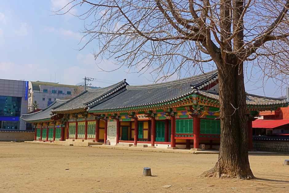 View of Gwanpungheon Hall