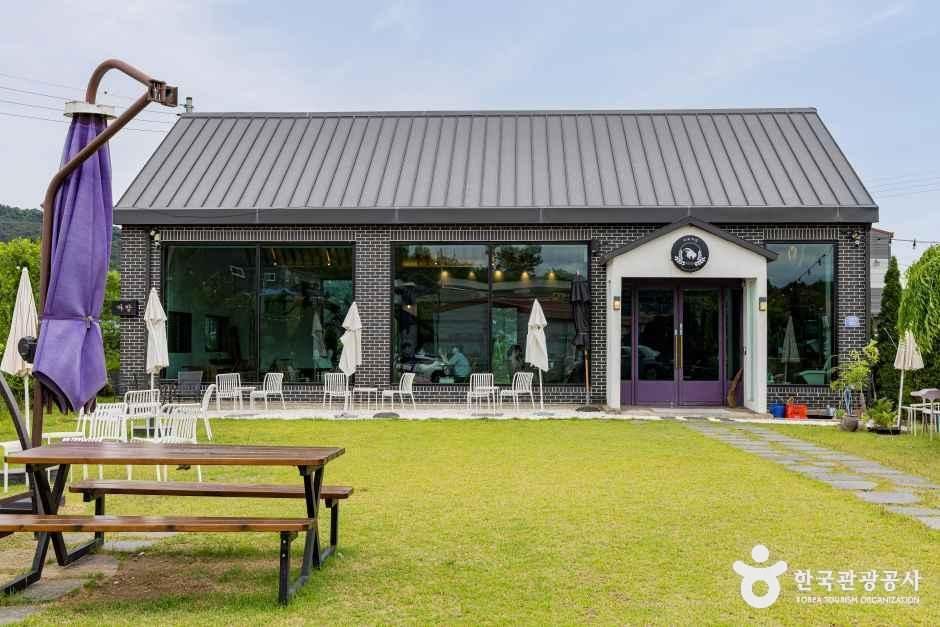 카페까망 - 충청북도 청주시 흥덕구 고락로40번길 25 카페 까망 관광 명소
