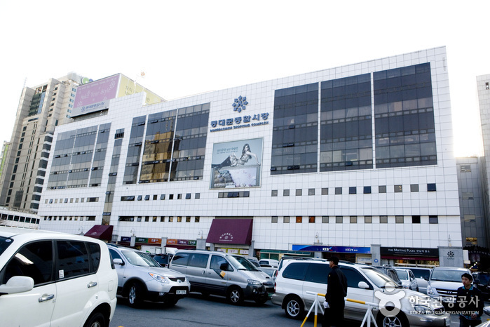 东大门综合市场韩服街