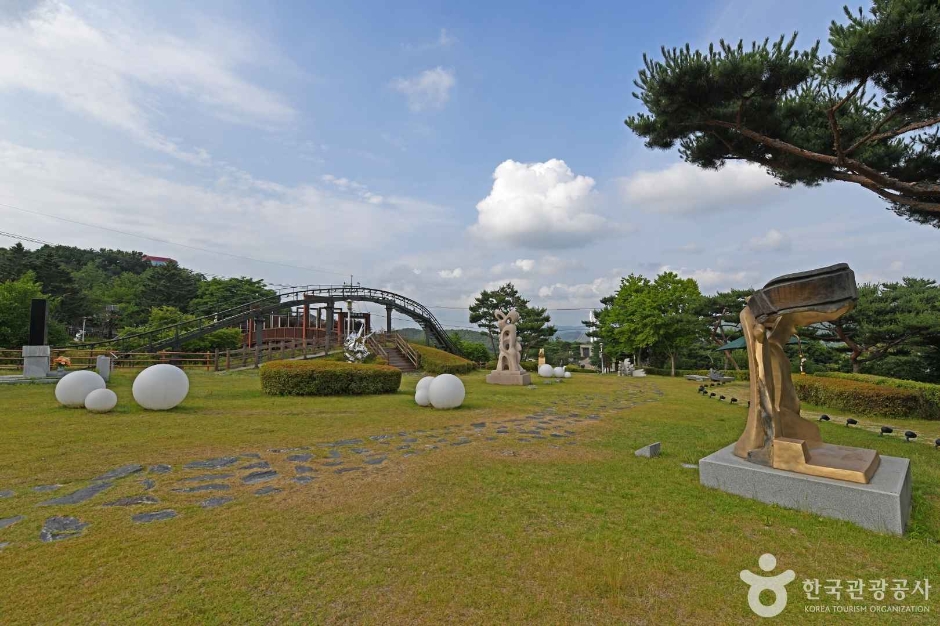 Yedang Lake Sculpture Park