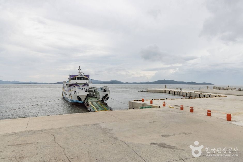 Jeungdo Wangbawi Passenger Ship Terminal