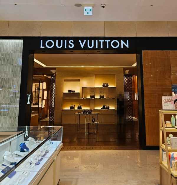 [事後免税店] LOUIS VUITTON（ルイ・ヴィトン）・現代テグ(루이비통 현대백화점 더현대 대구)