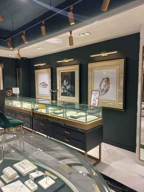 LLOYD Gangnam Branch [Tax Refund Shop](로이드 강남점)