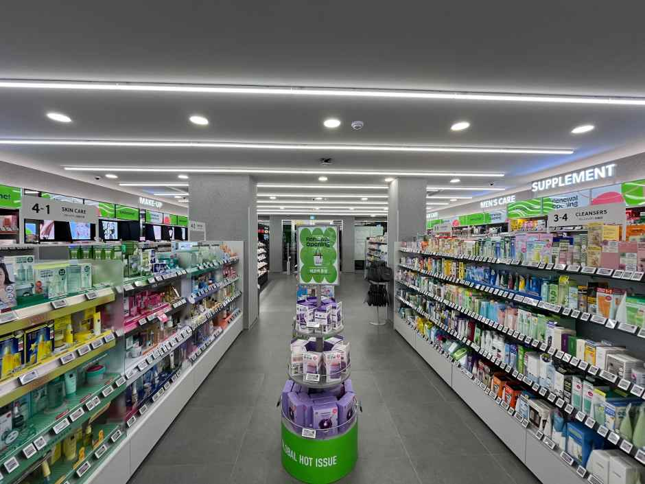 올리브영 홍대정문점