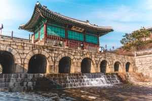 화홍문(華虹門)