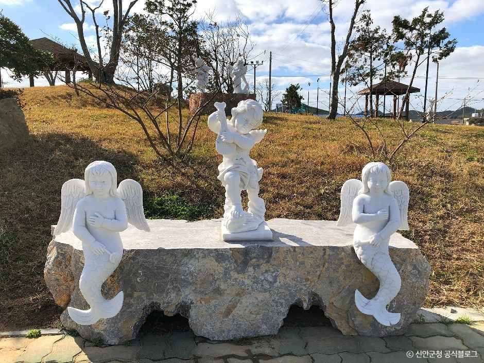 신안_하의도 야외 조각미술관 (3).jpg