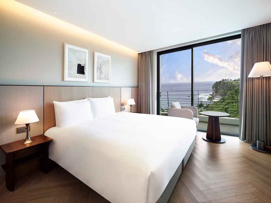 제주_파르나스 호텔 제주_프레스티지 스위트(Prestige Suite) (2).jpg