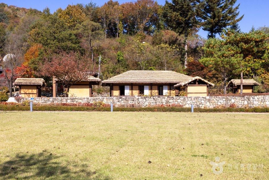 문학의 향기 따라 걷는 봉평 낭만 산책_강원_평창_효석 달빛언덕_2.jpg