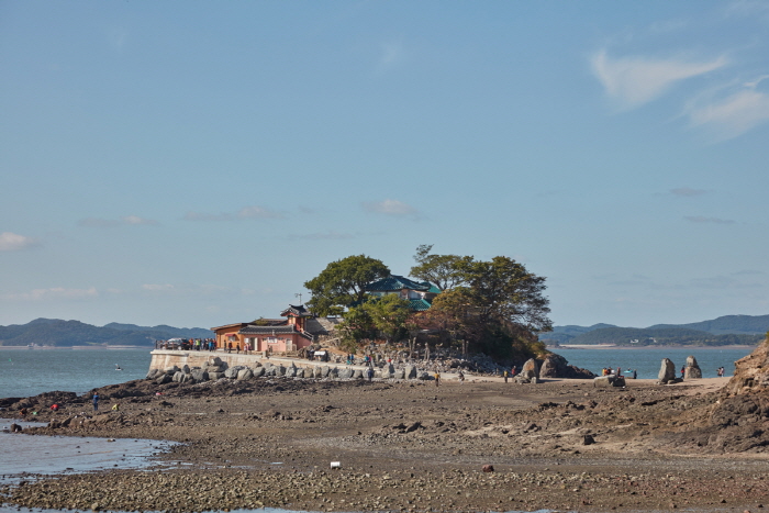 Ganwoldo Village
