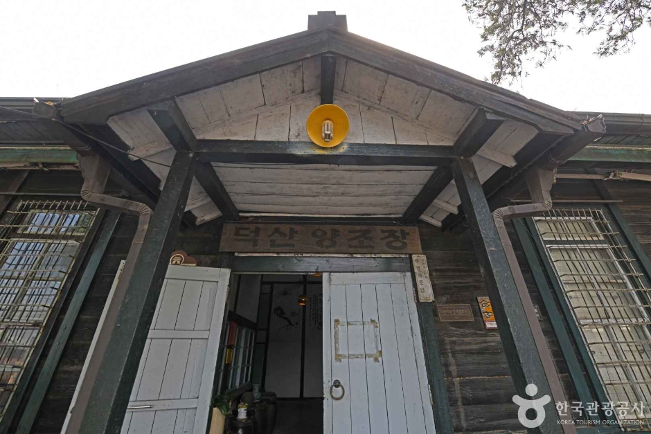 鎮川徳山醸造場