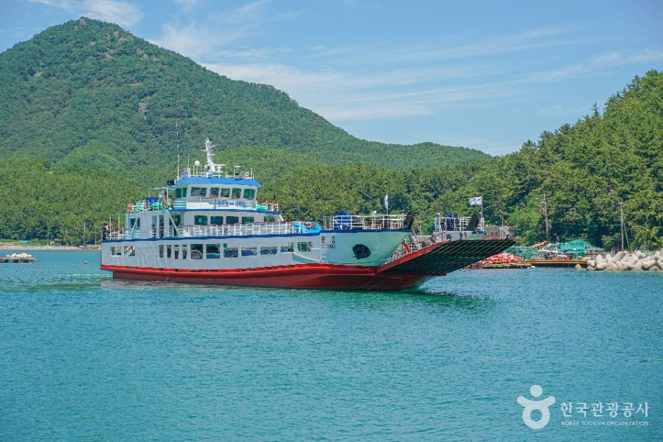 Yongamp Port and Pungyang Car Ferry Terminal
