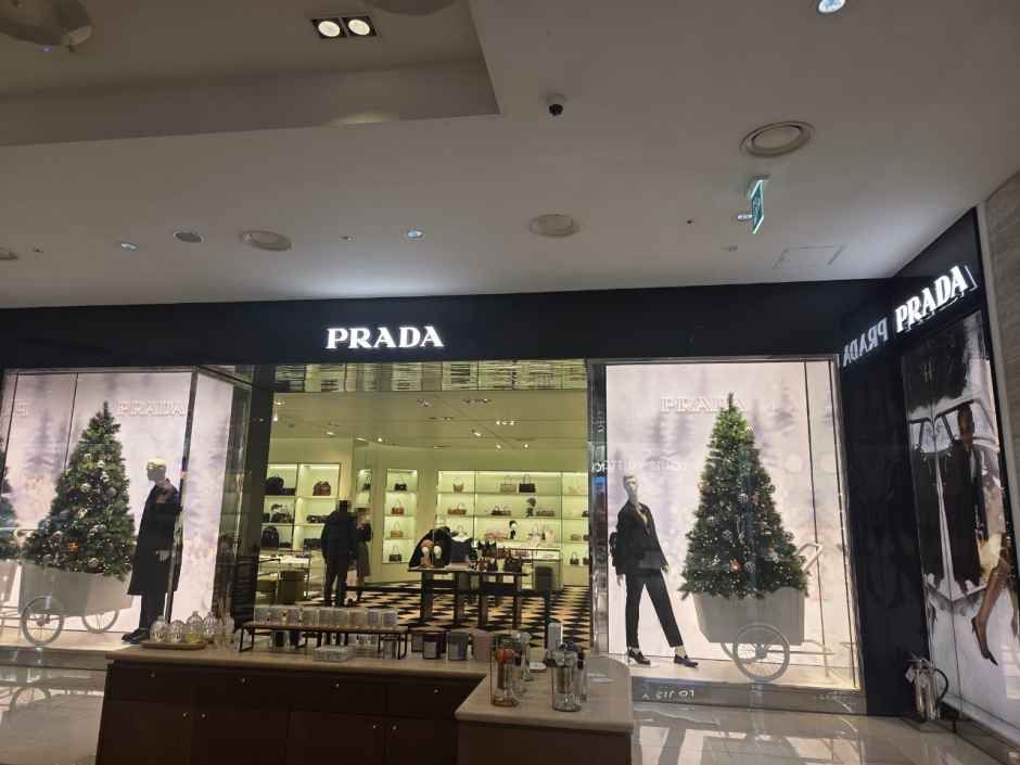 Prada Galleria Department Store Time World Branch