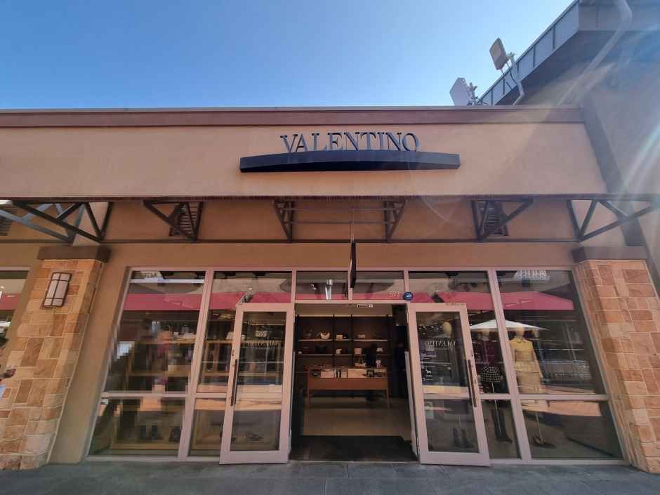 ヴァレンティノ 新世界シモンプレミアムアウトレット驪州店