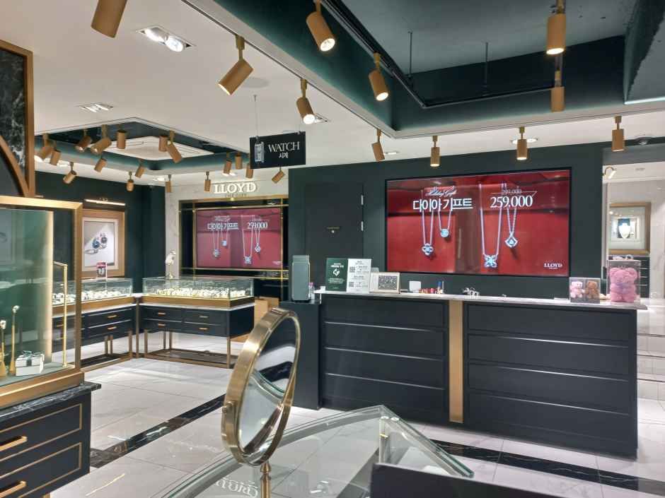LLOYD Gangnam Branch [Tax Refund Shop](로이드 강남점)