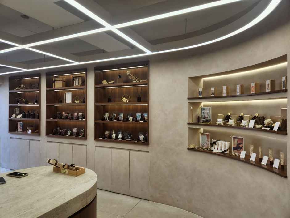 Youssoful Yeonnam Branch [Tax Refund Shop](유쏘풀 연남점)