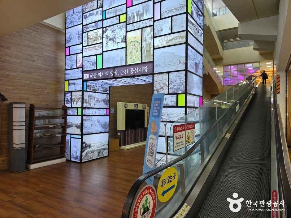 전북_군산_군산 공설시장_내부_2.jpg