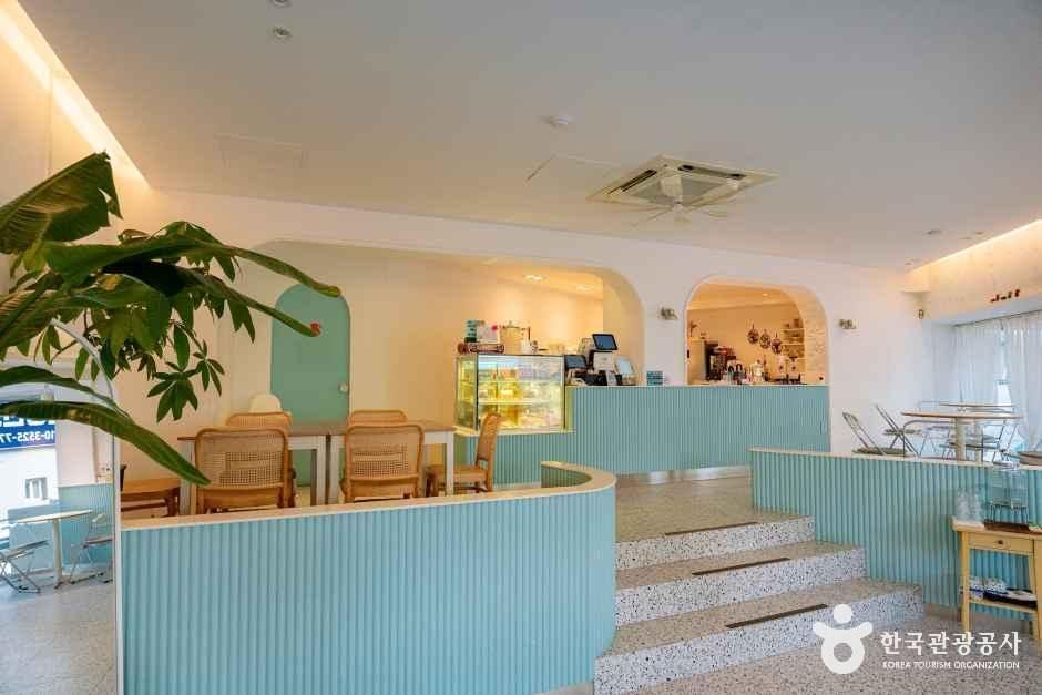 스물넷일곱