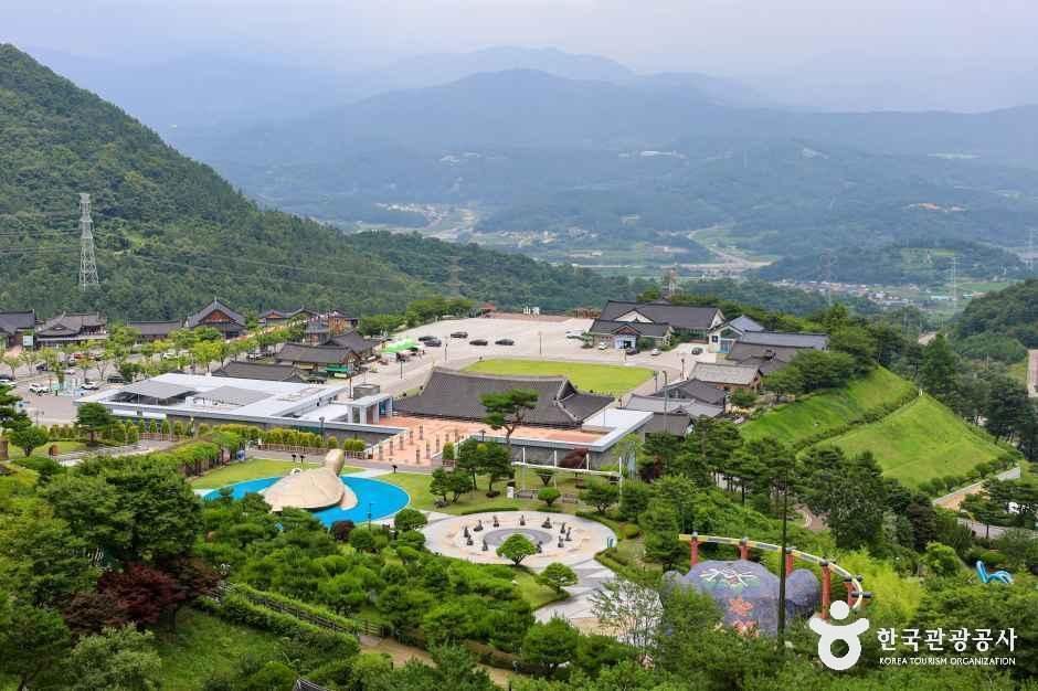 山清东医宝鉴村