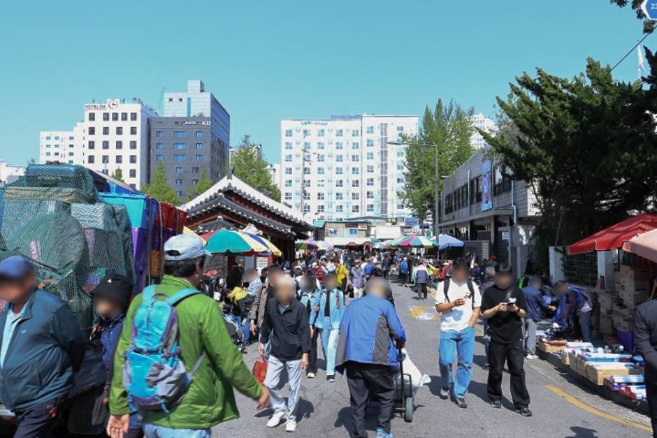 Dongmyo Flea Market