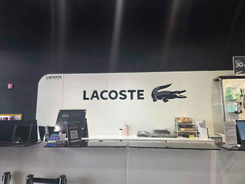 [事後免税店] LACOSTE（ラコステ）・ロッテアウトレットプヨ（扶余）店(라코스테 롯데아울렛 부여점)