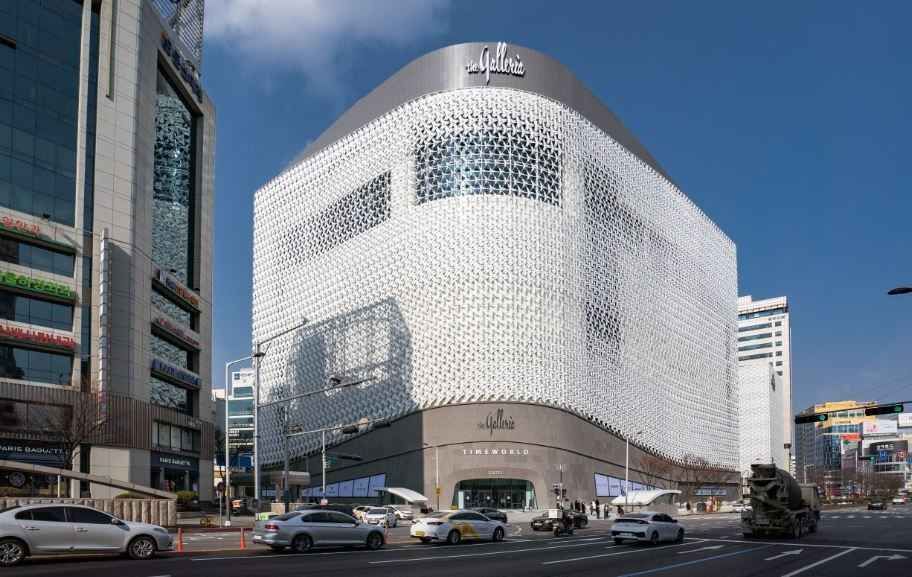Chloé Galleria Department Store Time World Branch