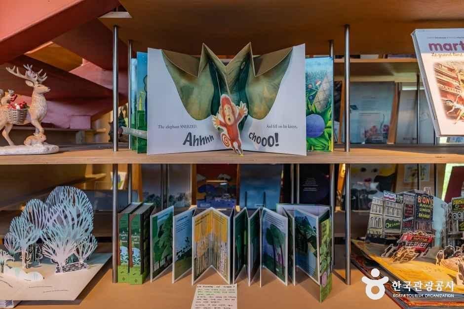 제주_사슴책방 (11).jpg