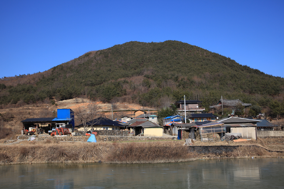 塔洞村