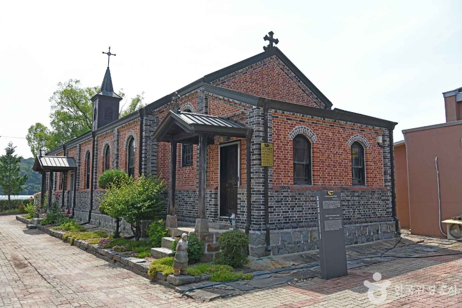 Buyeo Geumsa-ri Catholic Church