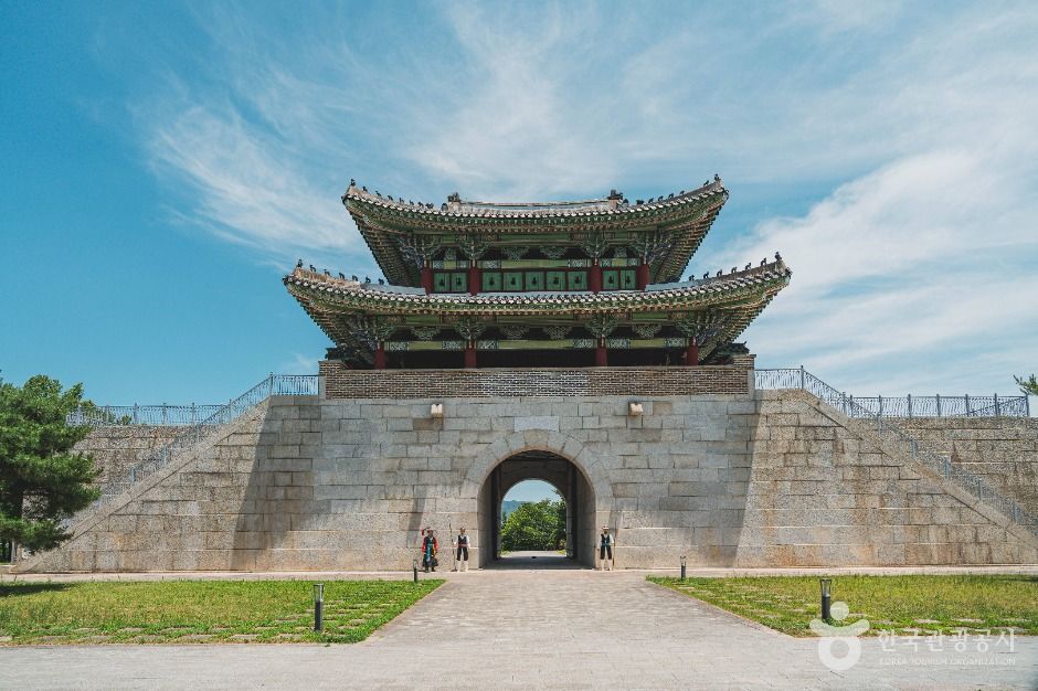 嶺南第一館