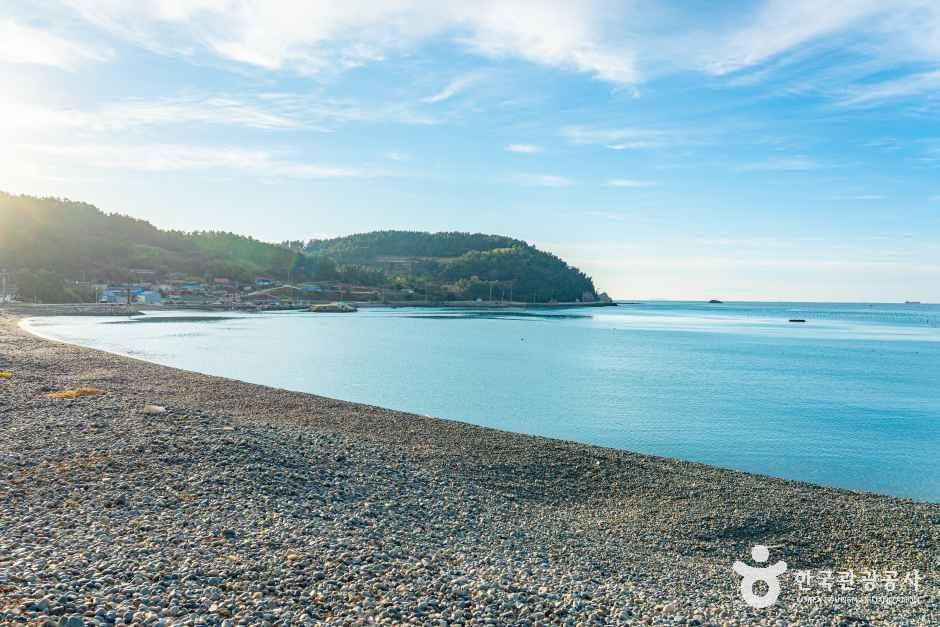 진산리해수욕장