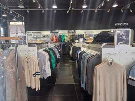 [事後免税店] LACOSTE（ラコステ）・ロッテアウトレットプヨ（扶余）店(라코스테 롯데아울렛 부여점)