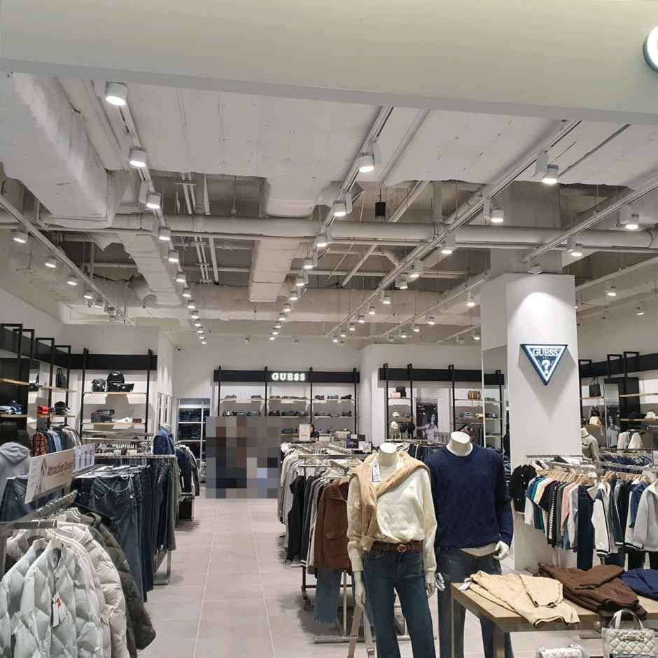 [事後免税店] GUESS・ロッテプレミアムアウトレットトンブサン（東釜山）店(게스 롯데프리미엄아울렛 동부산점)