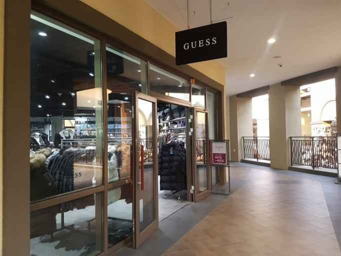 [事後免税店] GUESS・新世界サイモンプレミアムアウトレットシフン（始興）店(게스 신세계사이먼프리미엄아울렛 시흥점)