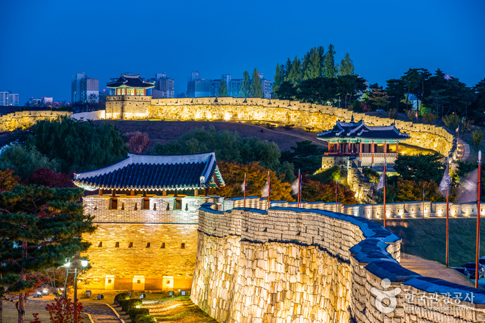 VisitKorea - Destinations by Region Hwaseong Fortress [UNESCO World  Heritage] (수원 화성 [유네스코 세계문화유산]) | Official Korea Tourism Organization