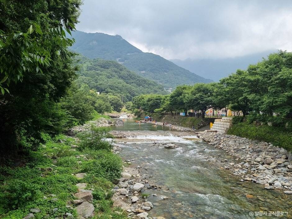 表忠寺溪谷