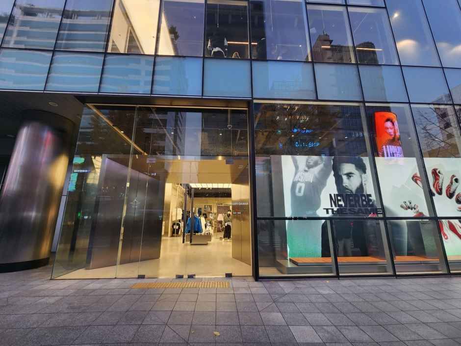 조던 월드 오브 플라이트 서울 홍대