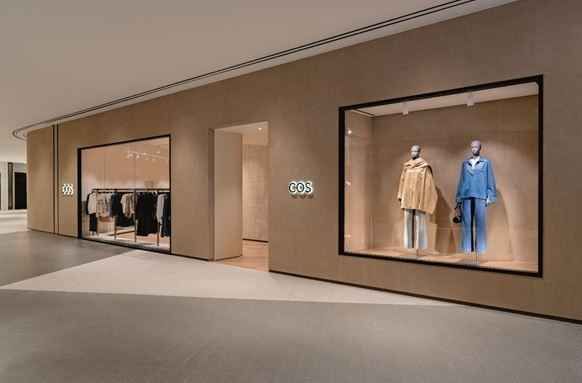 [事後免税店] COS（コス）・スターフィールドスウォン（水原）店(COS 스타필드 수원점)